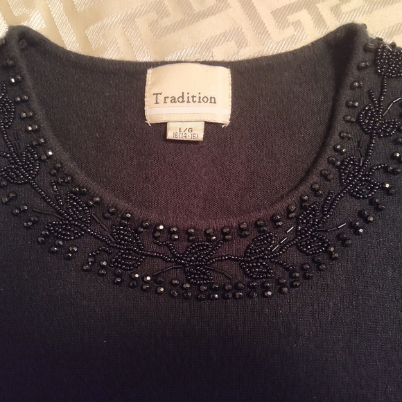 Black sleeveless beaded top - Picture 5 of 10